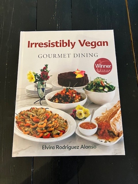 BOOK Irresistibly Vegan-